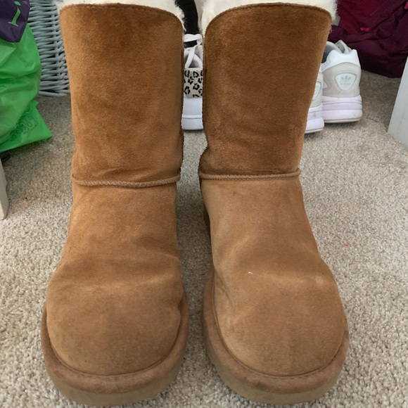 women’s UGGs chestnut brown - Picture 2 of 5